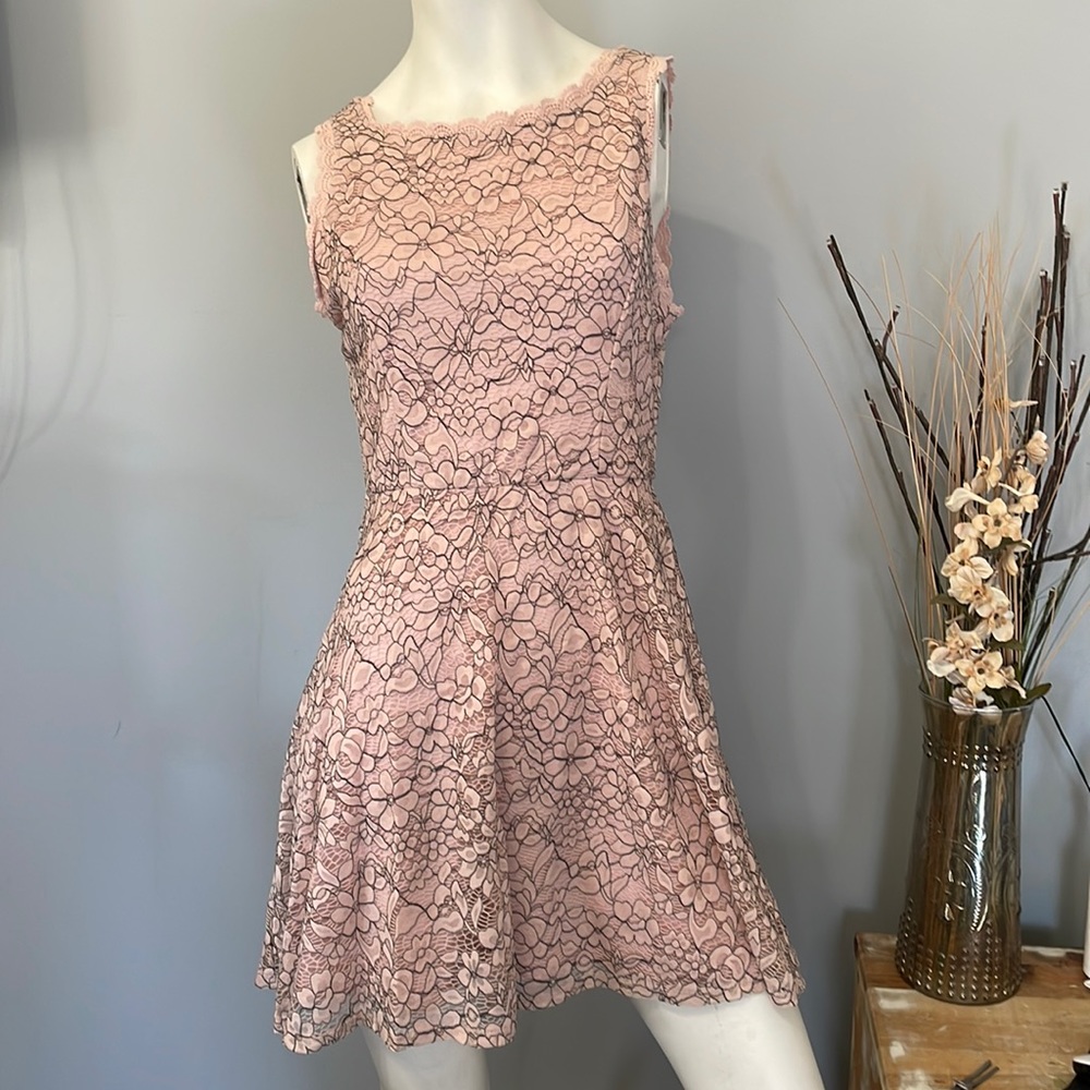 Lily Rose Super cute dress! Size large. Bundle & Save!!